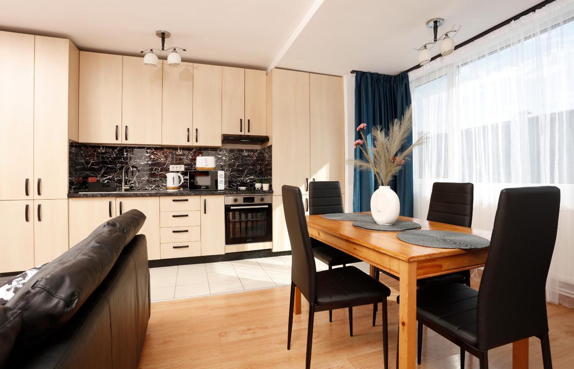Enchanting Retreat - Historic Old Town - Pet-Friendly Haven - Steps From Unirii 부쿠레슈티 외부 사진