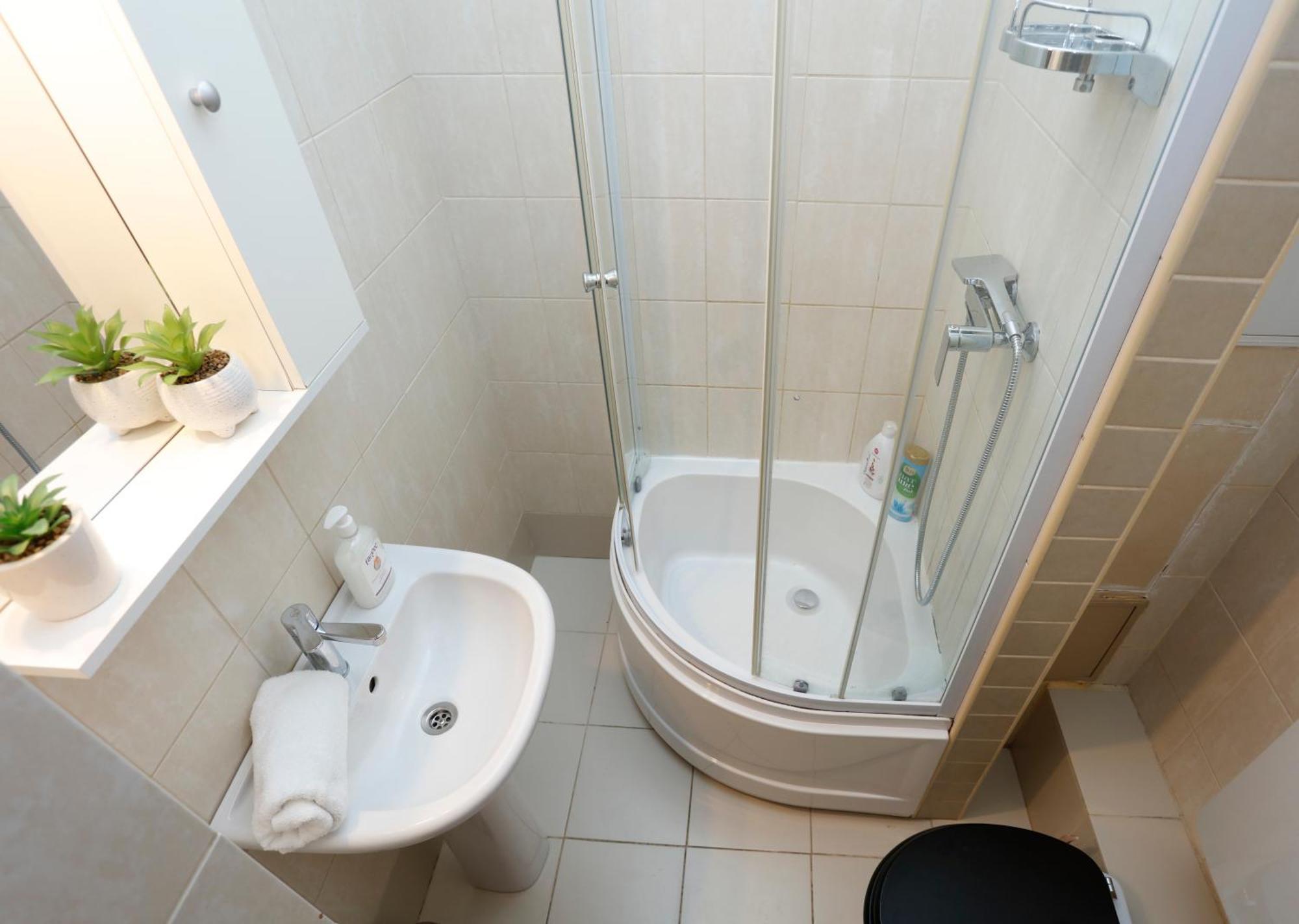 Enchanting Retreat - Historic Old Town - Pet-Friendly Haven - Steps From Unirii 부쿠레슈티 외부 사진