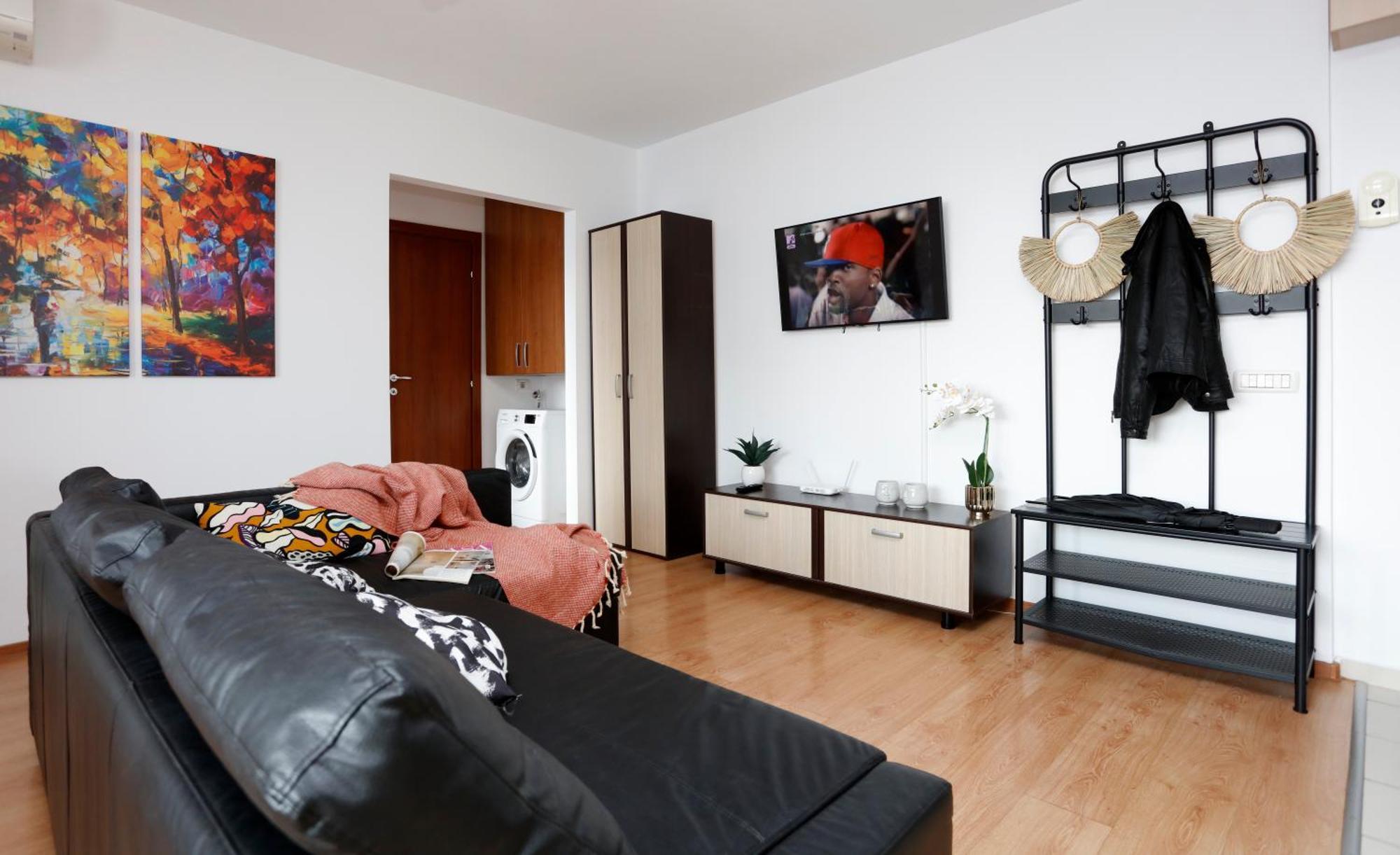 Enchanting Retreat - Historic Old Town - Pet-Friendly Haven - Steps From Unirii 부쿠레슈티 외부 사진