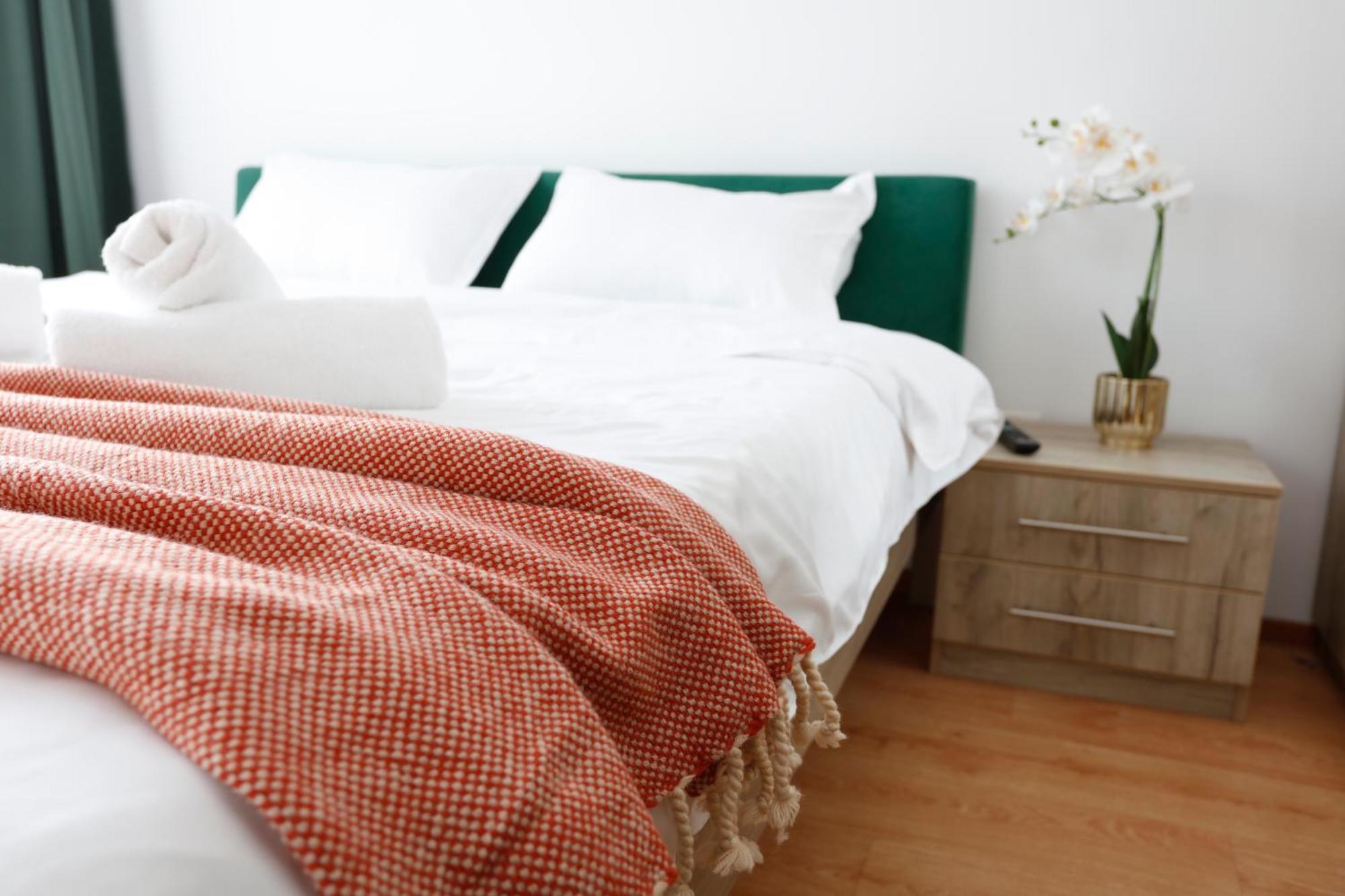 Enchanting Retreat - Historic Old Town - Pet-Friendly Haven - Steps From Unirii 부쿠레슈티 외부 사진