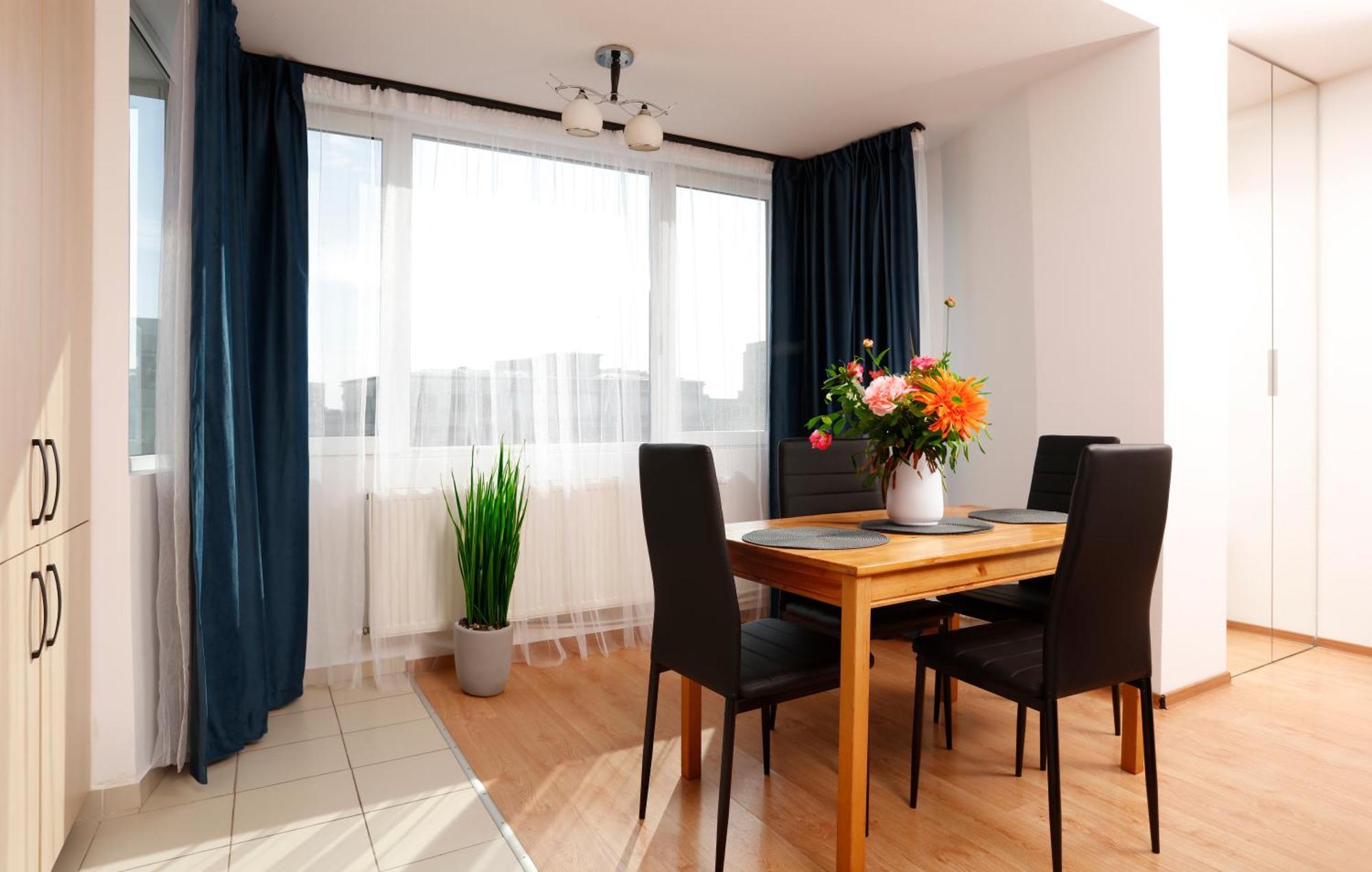 Enchanting Retreat - Historic Old Town - Pet-Friendly Haven - Steps From Unirii 부쿠레슈티 외부 사진