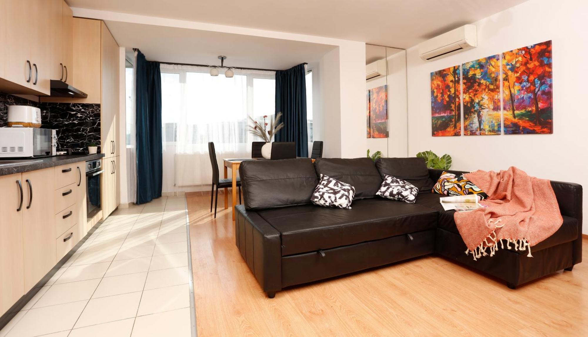 Enchanting Retreat - Historic Old Town - Pet-Friendly Haven - Steps From Unirii 부쿠레슈티 외부 사진
